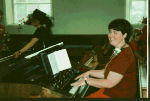 Luned, the talented organist!